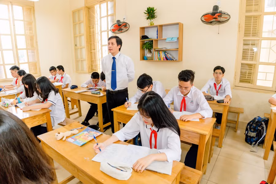 Trong quá trình giảng dạy thầy Minh luôn kịp thời động viên những tiến bộ, kích thích tính sáng tạo, đam mê với môn học của học trò