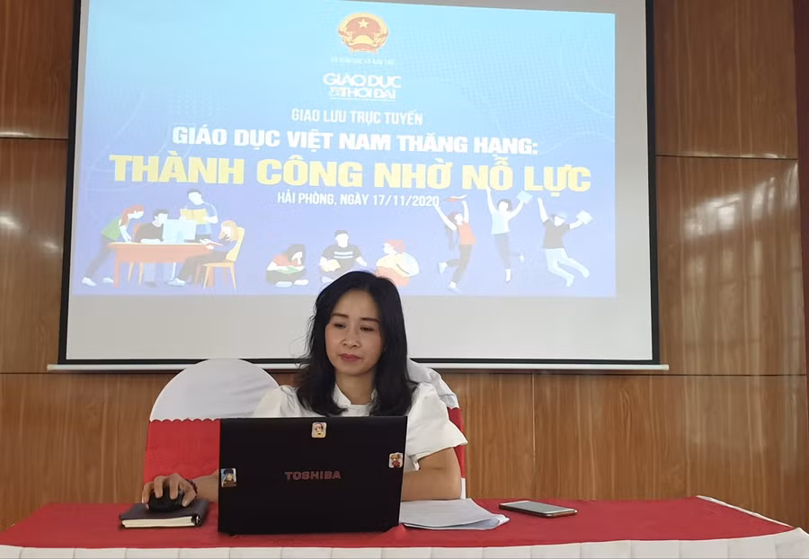 Cô giáo Vũ Thị Thảo giao lưu cùng bạn đọc Báo GD&amp;TĐ