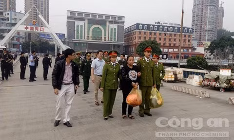 Bắt “mẹ mìn” chuyên lừa bán phụ nữ, trẻ em qua Trung Quốc