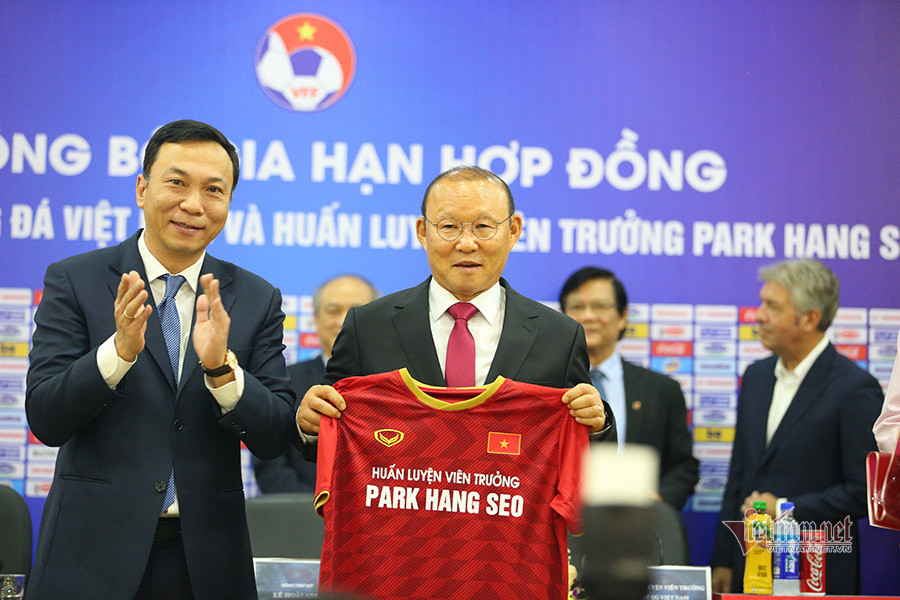 VFF và HLV Park Hang Seo đối mặt không ít thách thức sau những thành công ở thì quá khứ VFF và HLV Park Hang Seo đối mặt không ít thách thức sau những thành công ở thì quá khứ