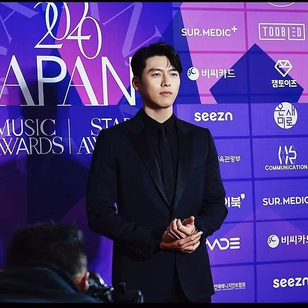 Hyun Bin tại Lễ trao giải 2020 APAN Awards.