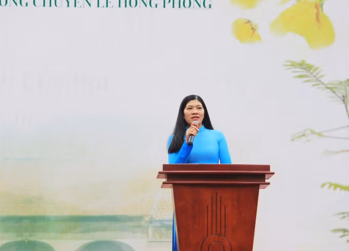 Cô Phạm Thị Bé Hiền được bổ nhiệm làm Hiệu trưởng Trường THPT Chuyên Lê Hồng Phong, TP.HCM. Ảnh: website nhà trường