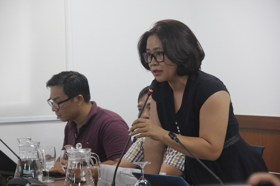 Đại diện cơ quan báo chí tham gia buổi họp báo đặt câu hỏi