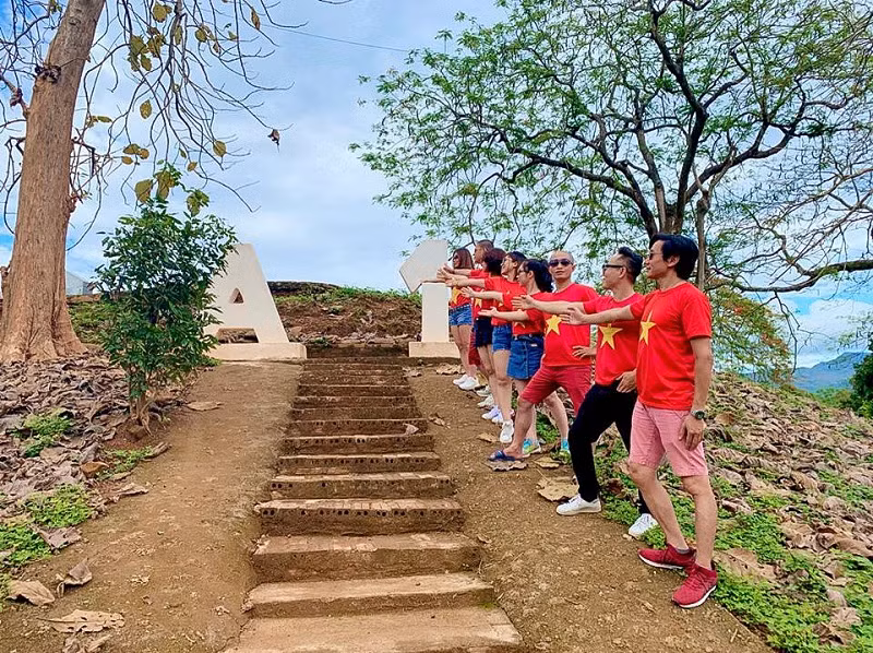 Các giá trị di tích Chiến trường Điện Biên Phủ đang được địa phương khai thác hiệu quả, phục vụ phát triển du lịch.