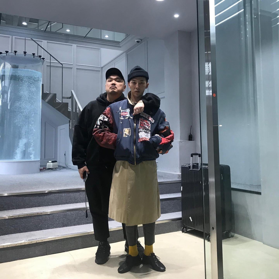 Loat kieu toc va trang phuc doc la chi G-Dragon dam dien hinh anh 3 gd23.jpg