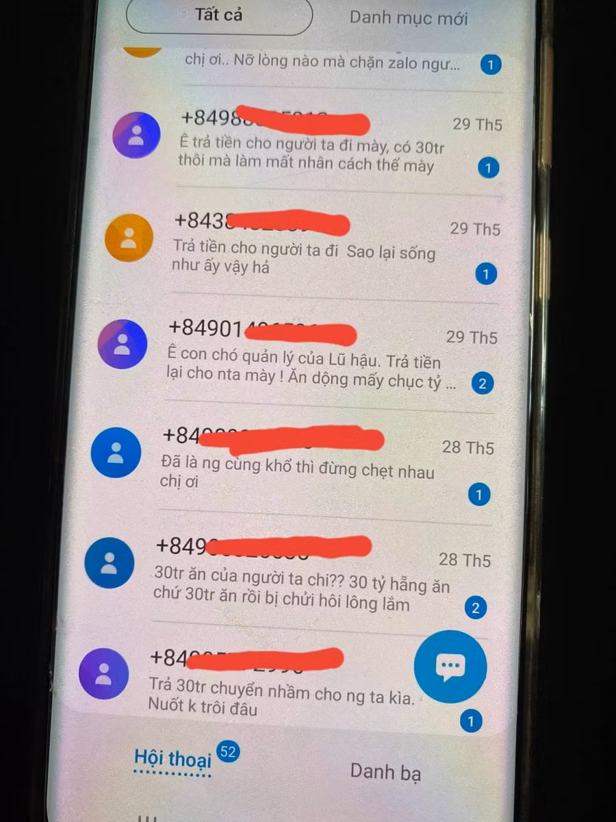 Chị Quỳnh liên tục bị khủng bố, thoá mạ vì bị công khai số điện thoại.