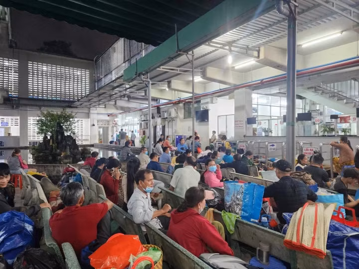 Khu cấp cứu Bệnh viện Chợ Rẫy. (Ảnh: Lâm Ngọc).