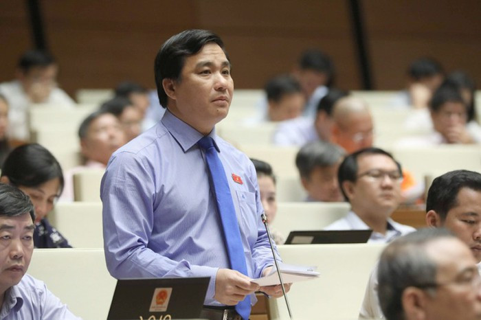 Đại biểu Dương Minh Tuấn Đại biểu Dương Minh Tuấn