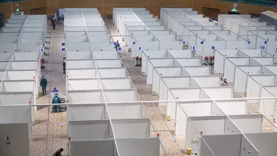 Bên trong bệnh viện dã chiến ở Cung thể thao Tiên Sơn TP Đà Nẵng.