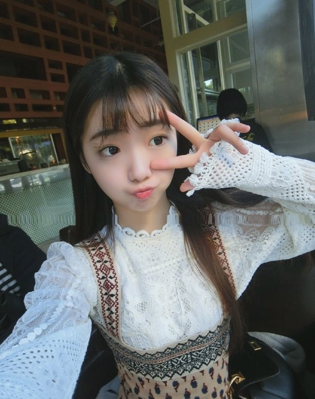 Cô giáo khiến học sinh ngỡ ngàng vì gương mặt trẻ con ảnh 3