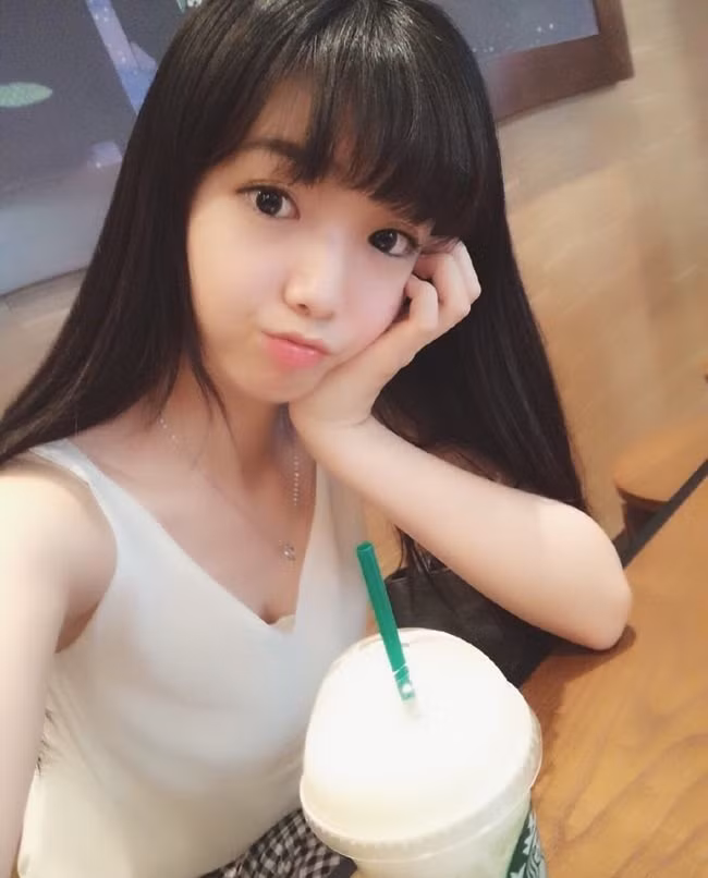 Cô giáo khiến học sinh ngỡ ngàng vì gương mặt trẻ con ảnh 7