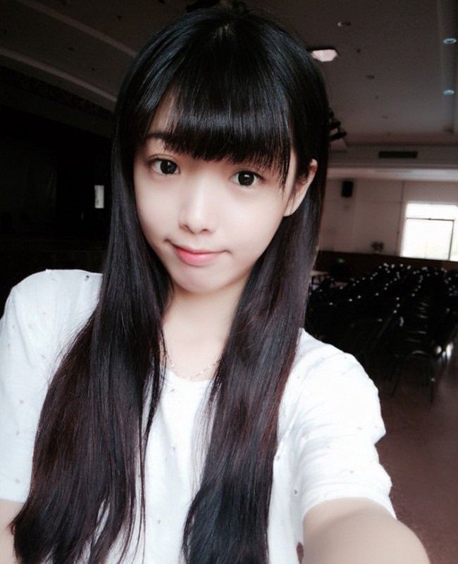 Cô giáo khiến học sinh ngỡ ngàng vì gương mặt trẻ con ảnh 5