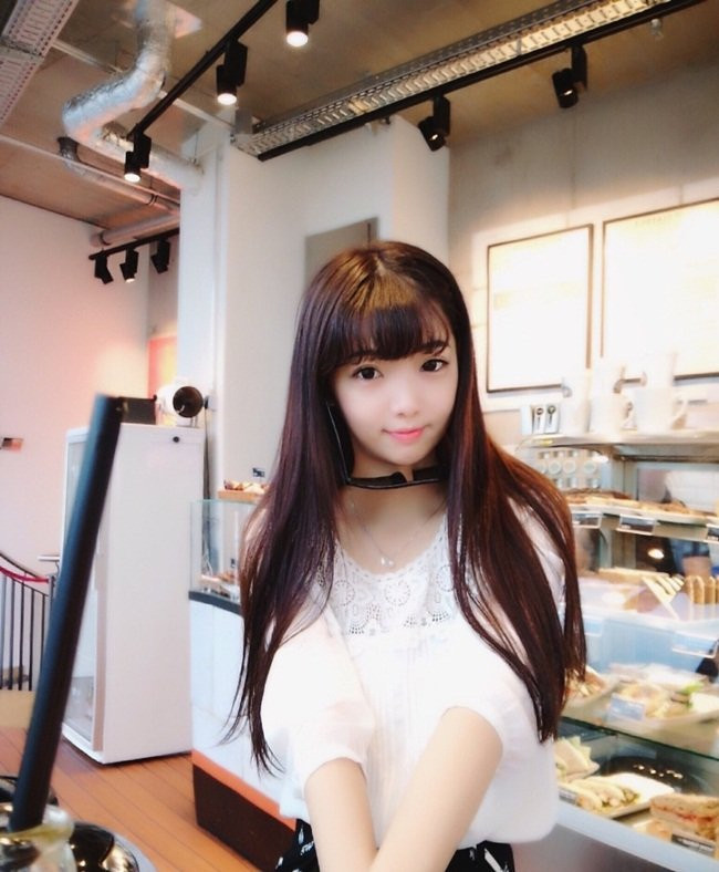 Cô giáo khiến học sinh ngỡ ngàng vì gương mặt trẻ con ảnh 11