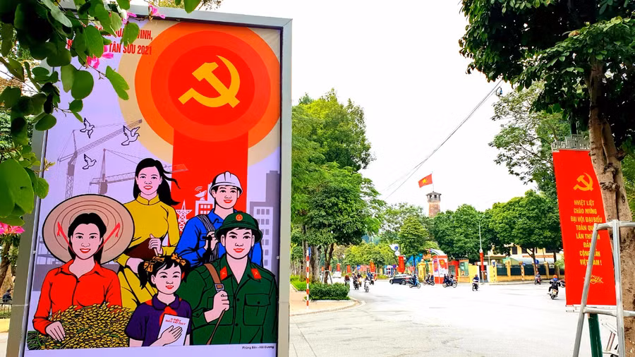 Hà Nội trang hoàng rực rỡ cờ hoa chào mừng Đại hội XIII của Đảng ảnh 10