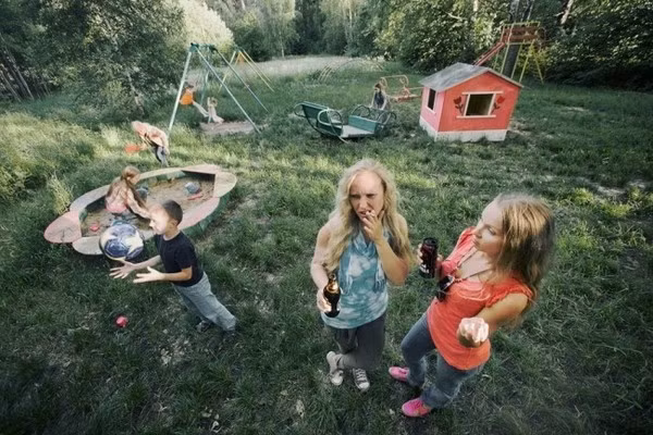 Bộ ảnh khiến những bà mẹ “thức tỉnh” về cách nuôi dạy con 6