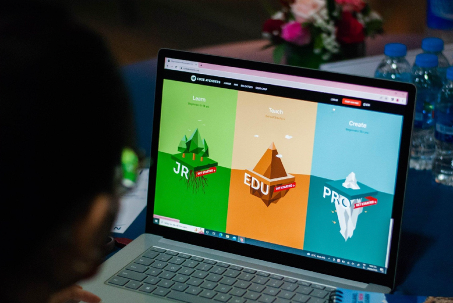 Các em học sinh Việt Nam lớp 6 – lớp 10 có cơ hội phát triển kỹ năng lập trình thông qua Trại hè Kỹ năng Tương lại New Zealand.