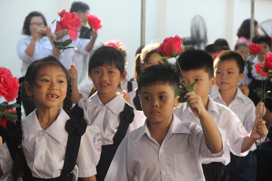 Học sinh tại TP.HCM trong ngày khai giảng năm học. Ảnh minh họa