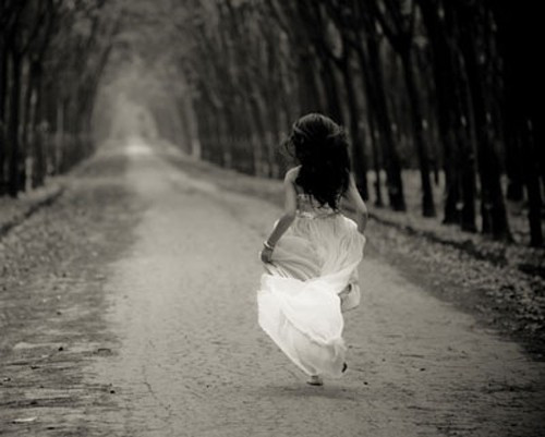 23h45 đêm tân hôn, tôi bỏ chạy khỏi nhà chồng trong nước mắt - Ảnh 1