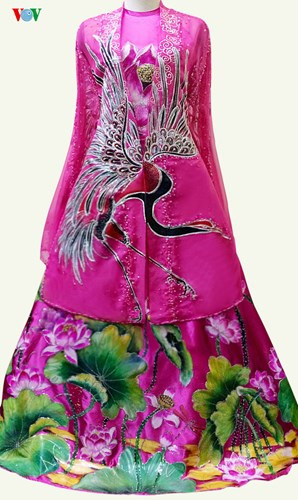 độc đáo trang phục hát chầu văn giá 150 triệu đồng hình 10 doc dao trang phuc hat chau van gia 150 trieu dong hinh 10