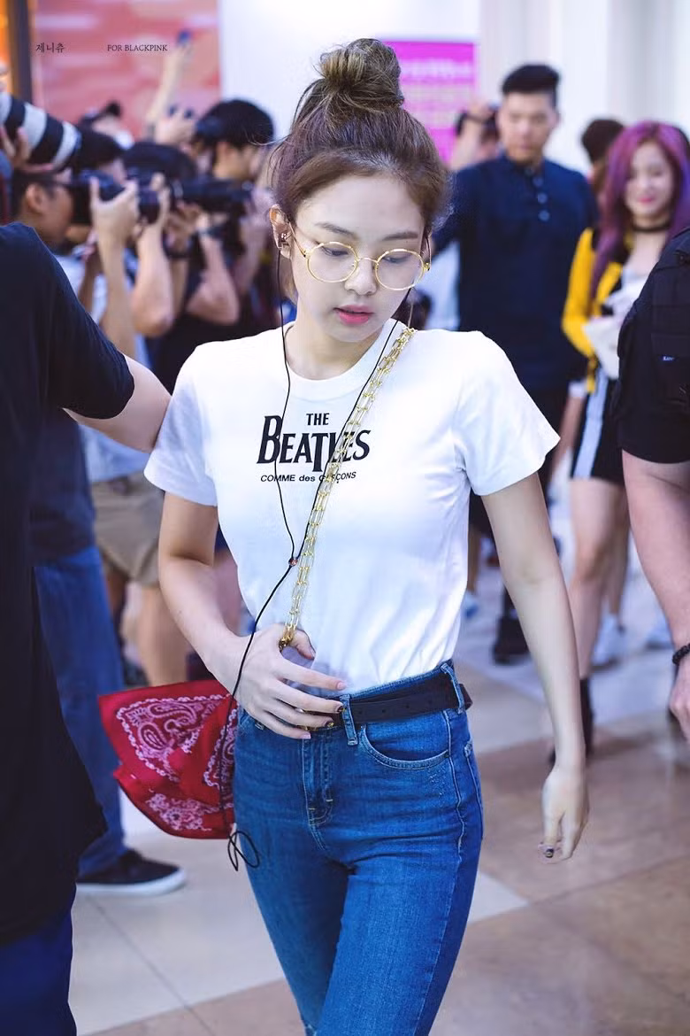 Những lần các thành viên BLACKPINK "mượn đồ" của nhau khiến fan phát sốt ảnh 8