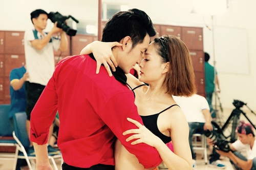 Lan Phương làm cô giáo dạy múa cạnh Nguyễn Phi Hùng ảnh 7 Lan Phương làm cô giáo dạy múa cạnh Nguyễn Phi Hùng - 7