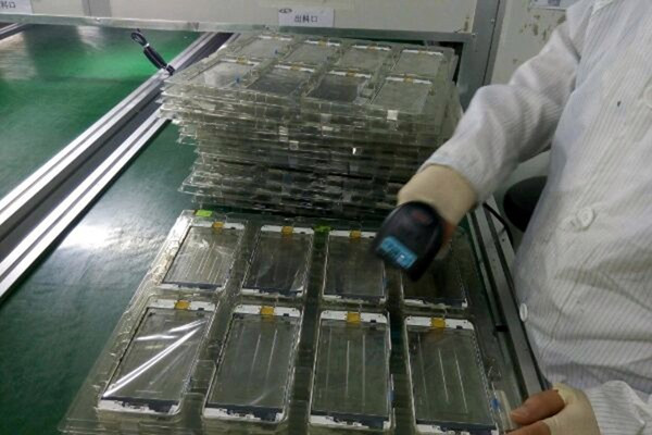 Bức hình này được cho là chụp cảnh sản xuất iPhone 6S trong nhà máy của Foxconn