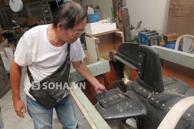 Tàu ngầm của ông Phan Bội Trân có gì đặc biệt? ảnh 11 Bên hông tàu là hai bánh lái có chức năng điều chỉnh độ sâu khi tàu lặn