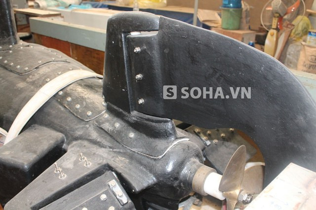 Tàu ngầm của ông Phan Bội Trân có gì đặc biệt? ảnh 13 Bánh lái di chuyển được thiết kế rất to nhằm định hướng tốt hơn khi tàu chạy với tốc độ cao nhất.
