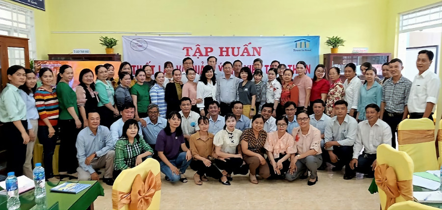 Cán bộ quản lý và nhân viên thư viện 23 trường tiểu học tham gia tập huấn. Cán bộ quản lý và nhân viên thư viện 23 trường tiểu học tham gia tập huấn.