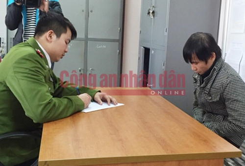 Lấy lời khai ông Vinh.