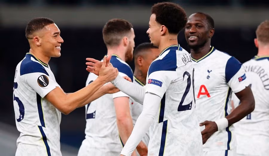 Tottenham tấn công áp đảo đầu trận