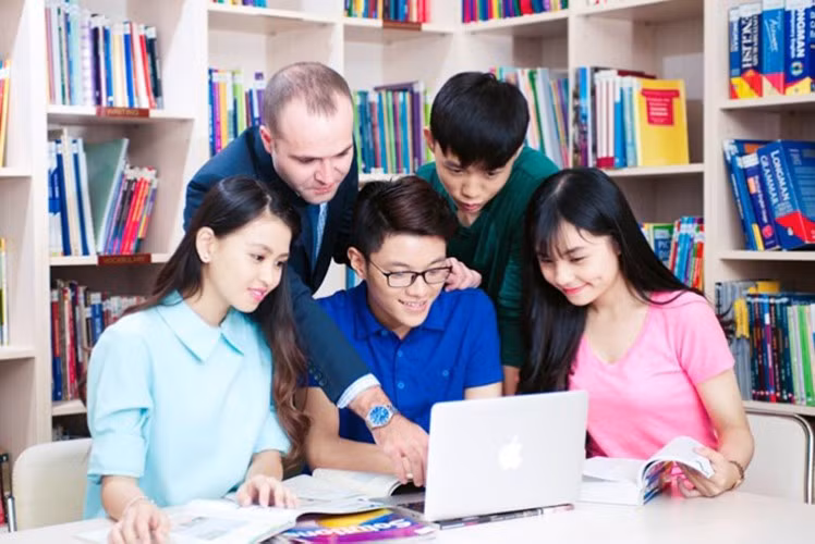 Đầu tư nước ngoài vào đào tạo nguồn nhân lực chất lượng cao giúp HSSV có cơ sở du học tại chỗ. Ảnh minh họa