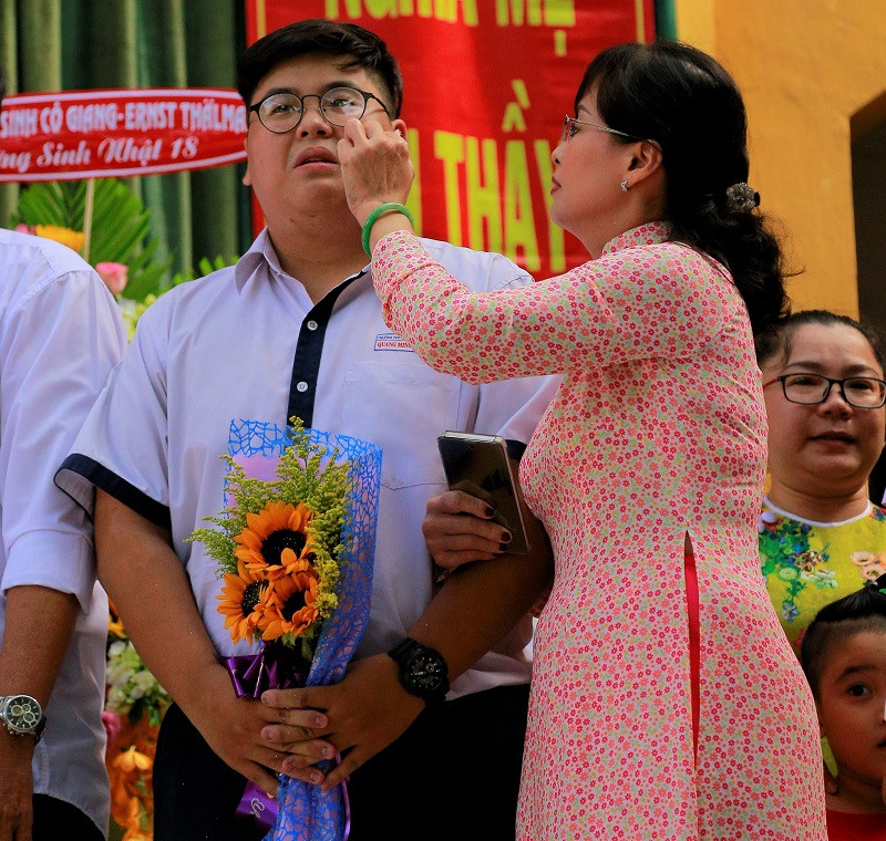 Xúc động trong ngày đặc biệt nhất của tuổi học trò.