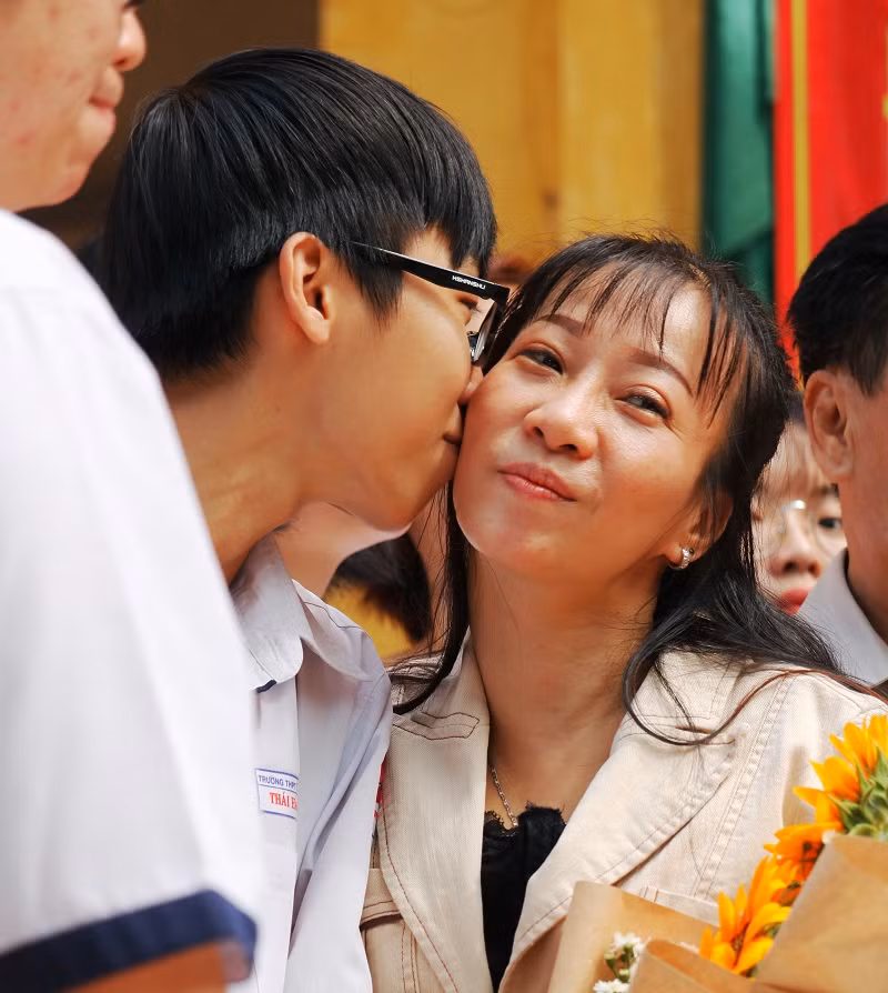 Thay cho lời muốn nói với đấng sinh thành.