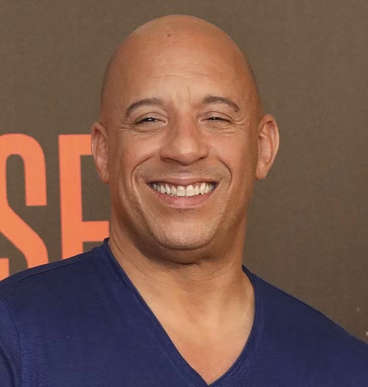 Những anh hùng màn ảnh trở thành người hùng ngoài đời thực ảnh 3