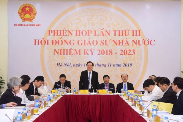 Hội đồng Giáo sư Nhà nước tổ chức kỳ họp lần thứ III .