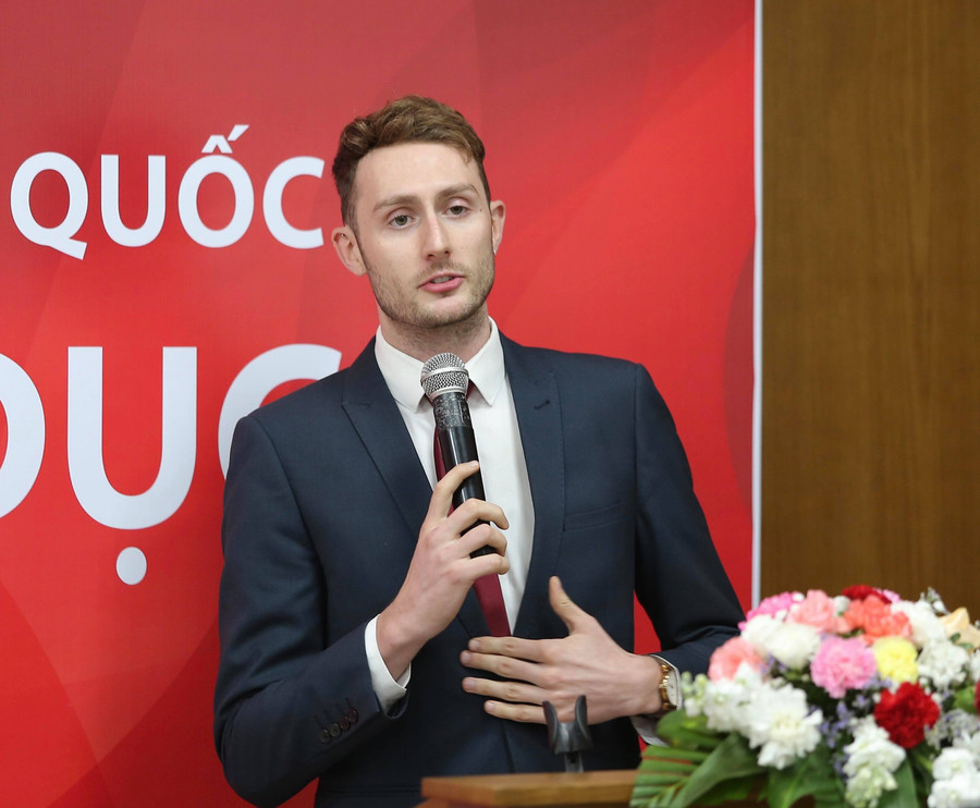 Ông Stewart Utley chia sẻ tại buổi họp báo.