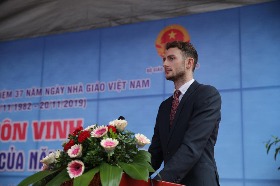 Ông Stewart Utley (ĐH Anh Quốc Việt Nam - BUV) phát biểu Ông Stewart Utley (ĐH Anh Quốc Việt Nam - BUV) phát biểu