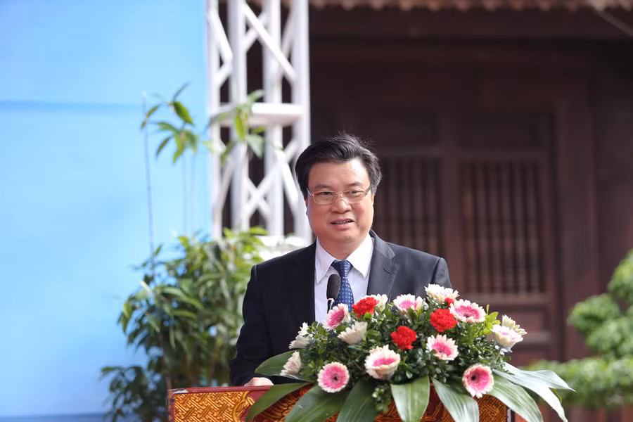 Thứ trưởng Nguyễn Hữu Độ phát biểu tại lễ tôn vinh “Nhà giáo của năm 2019”.