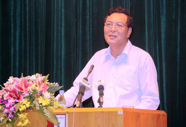 Bộ trưởng Bộ GD&ĐT Phạm Vũ Luận phát biểu tại Hội nghị