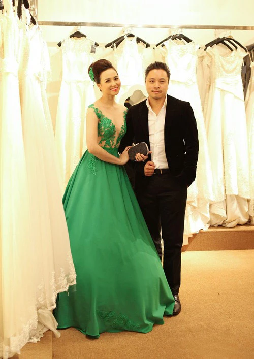 Tháng 10, Đinh Ngọc Diệp theo Victor Vũ "về dinh"