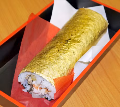 Sushi boc vang gia hon 2 trieu dong/cuon - Anh 2