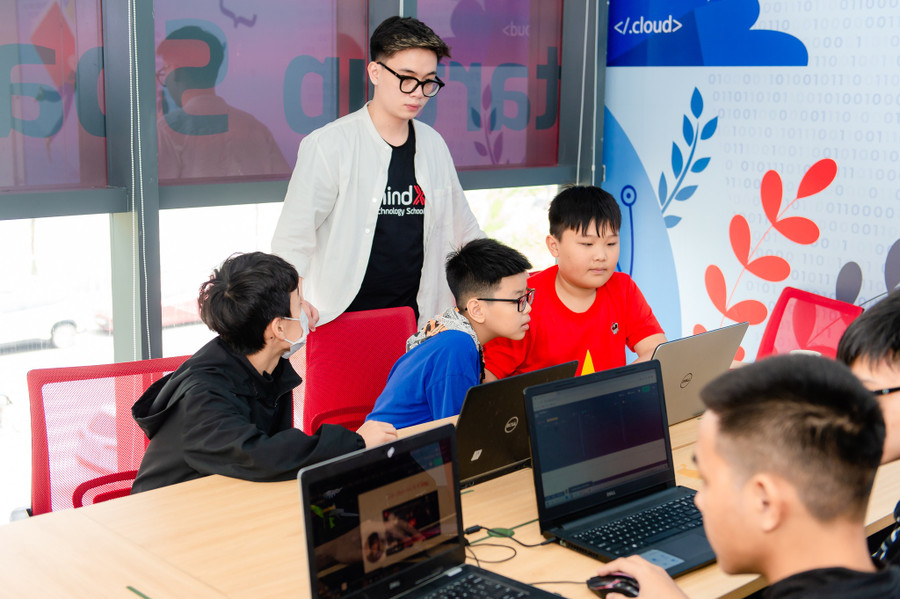 Trẻ học lập trình tại Trường học Công nghệ MindX. Ảnh: MindX Trẻ học lập trình tại Trường học Công nghệ MindX. Ảnh: MindX