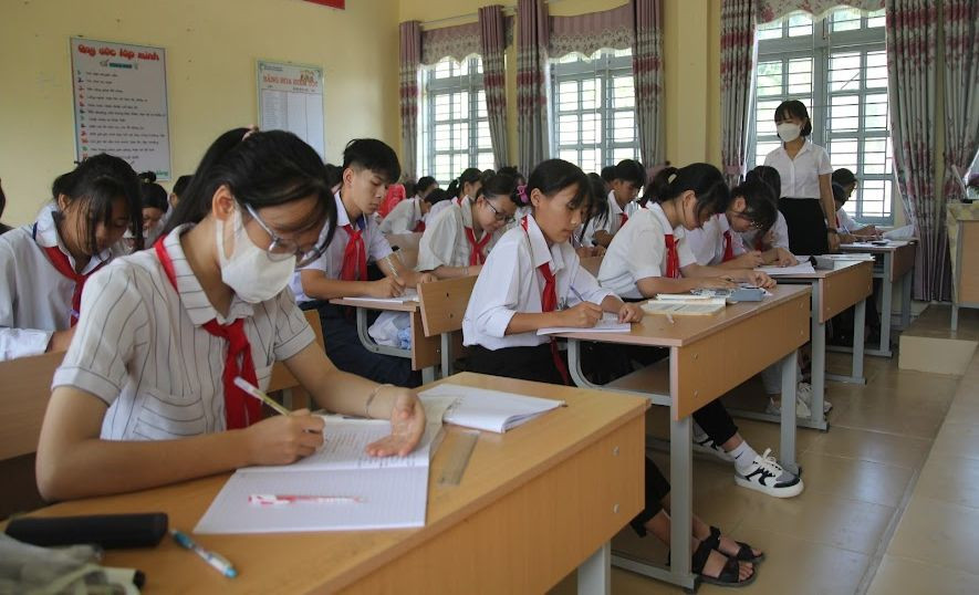 Tiết học của cô trò lớp 3A2, Trường PTDTBT Tiểu học Lản Nhì Thàng, huyện Phong Thổ. Tiết học của cô trò lớp 3A2, Trường PTDTBT Tiểu học Lản Nhì Thàng, huyện Phong Thổ.