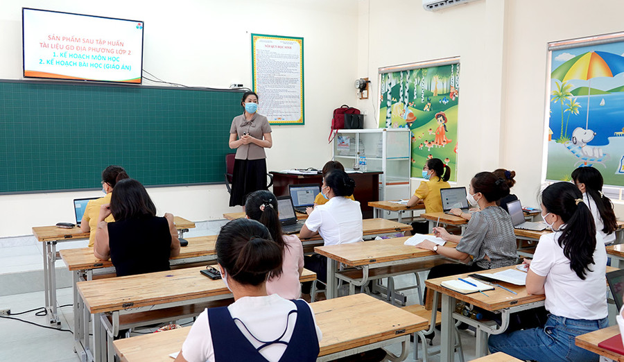 Sở GD&ĐT Tuyên Quang tổ chức tập huấn sử dụng sách giáo khoa mới cho giáo viên. Ảnh: Internet Sở GD&ĐT Tuyên Quang tổ chức tập huấn sử dụng sách giáo khoa mới cho giáo viên. Ảnh: Internet