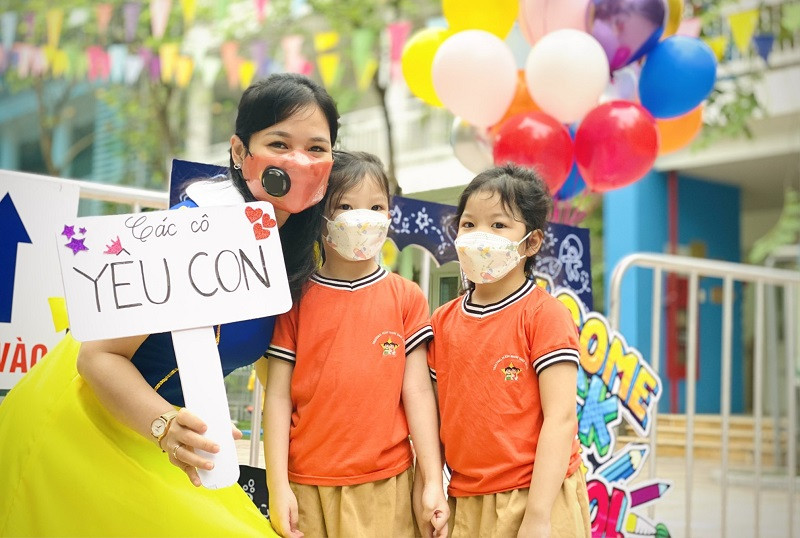 Nhiều trường tư thục đối mặt với tình trạng thiếu giáo viên.