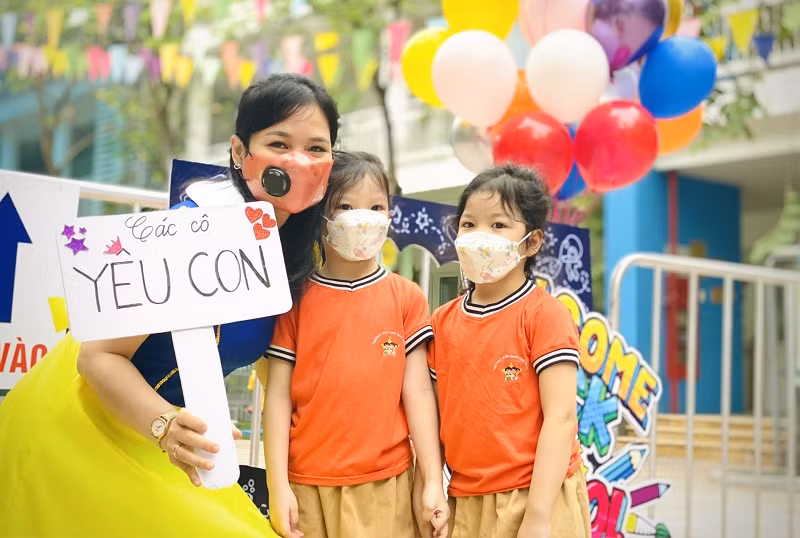 Nhiều trường tư thục đối mặt với tình trạng thiếu giáo viên.