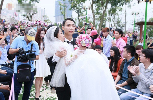 Cổ tích tình yêu dang dở của cô gái suy thận khiến nhiều người bật khóc. Mô tả ảnh.