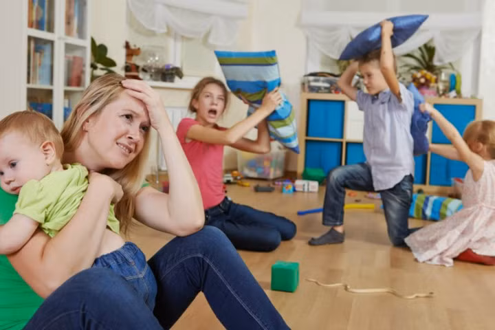 Trẻ nhỏ đi mẫu giáo sớm lanh lợi hơn ở nhà với mẹ