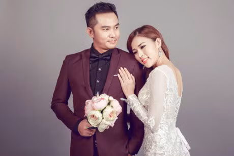 Em nuoi Hoai Linh ket hon voi ban gai kem 15 tuoi - Anh 2